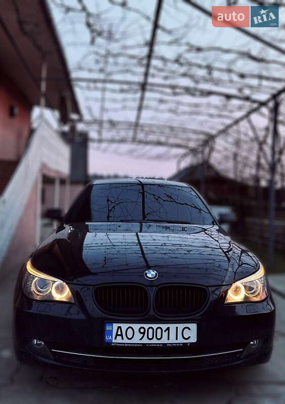 Седан BMW 5 Series 2009 в 