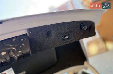 Седан BMW 5 Series 2012 в 