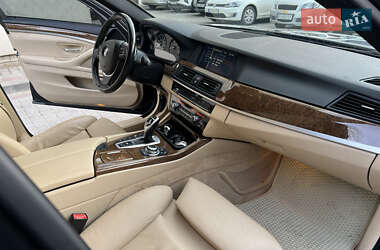 Седан BMW 5 Series 2012 в 