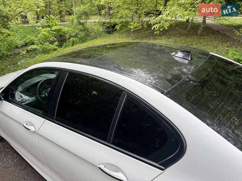 Седан BMW 5 Series 2015 в Хмельницькому