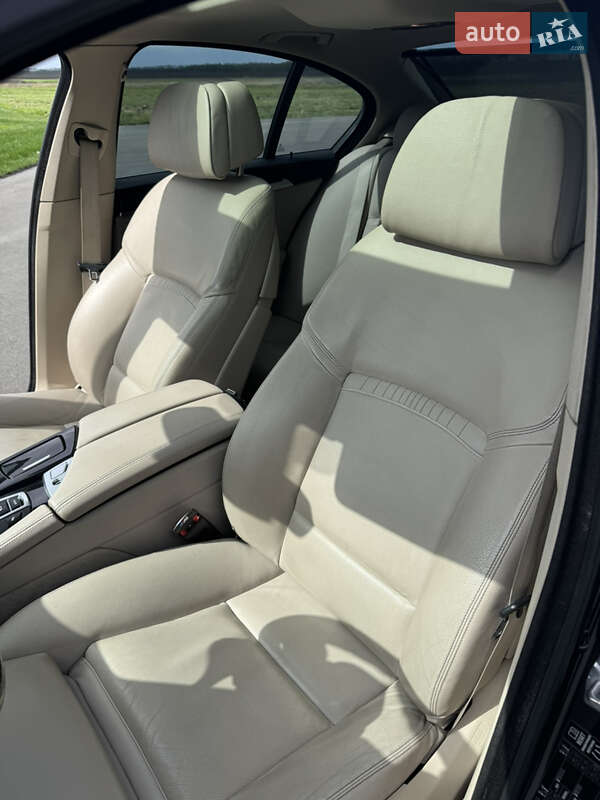 Седан BMW 5 Series 2013 в Вінниці
