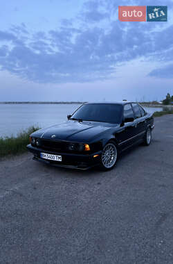 Седан BMW 5 Series 1990 в Одессе