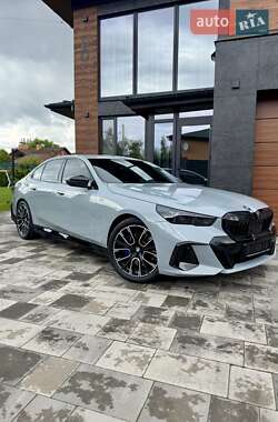 Седан BMW 5 Series 2024 в 