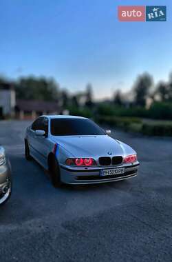 Седан BMW 5 Series 2000 в 