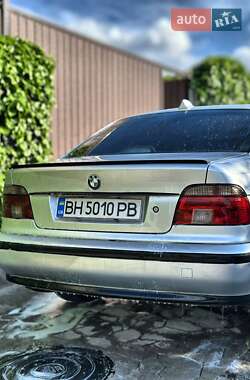 Седан BMW 5 Series 2000 в 