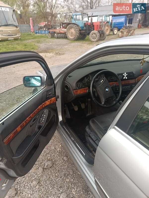 Седан BMW 5 Series 1998 в Мукачево