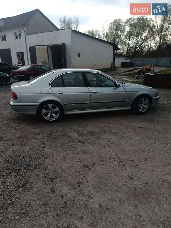 Седан BMW 5 Series 1998 в Мукачево