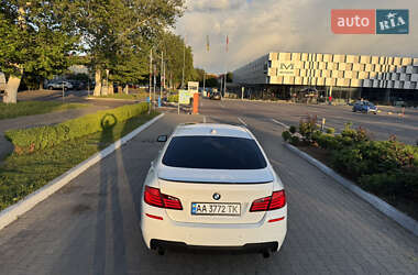 Седан BMW 5 Series 2012 в 