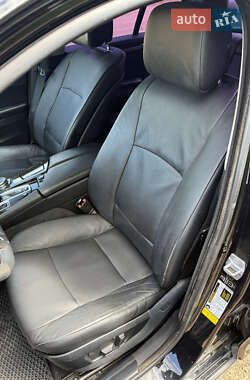 Седан BMW 5 Series 2013 в 