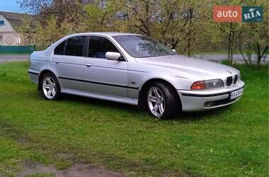 Седан BMW 5 Series 2000 в 