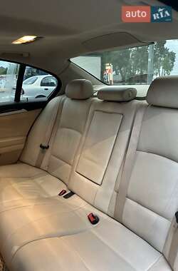 Седан BMW 5 Series 2012 в 