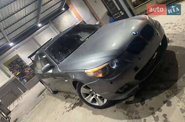 Седан BMW 5 Series 2003 в Ромнах