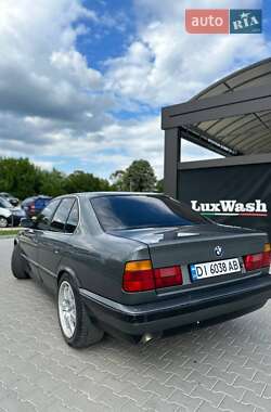 Седан BMW 5 Series 1990 в Шумске