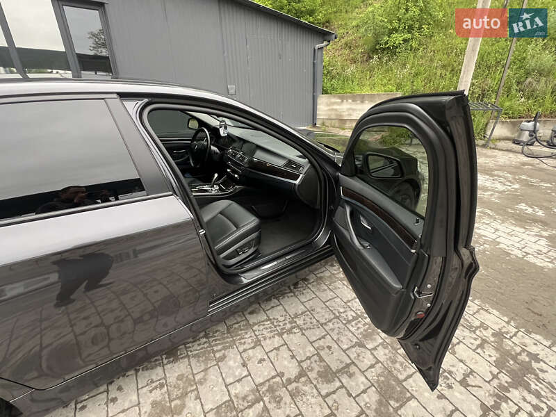 Седан BMW 5 Series 2012 в Львові