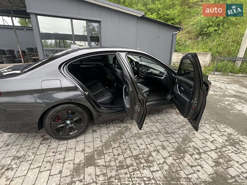 Седан BMW 5 Series 2012 в Львові