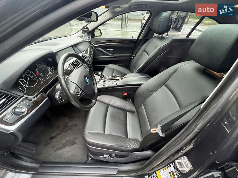 Седан BMW 5 Series 2012 в Львові
