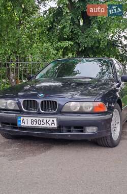 Седан BMW 5 Series 2000 в 