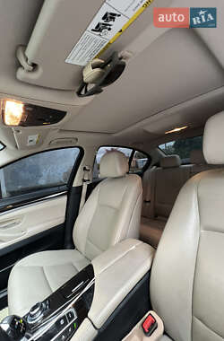Седан BMW 5 Series 2012 в 