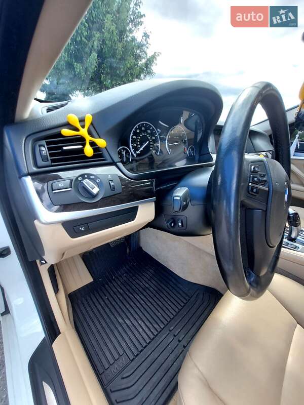Седан BMW 5 Series 2012 в Ужгороді