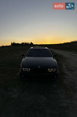 Седан BMW 5 Series 2000 в Харькове
