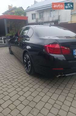 Седан BMW 5 Series 2012 в 