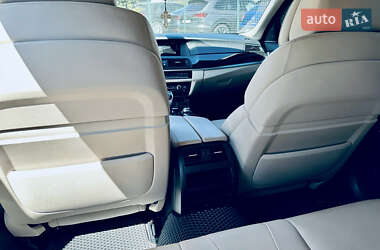 Седан BMW 5 Series 2011 в 