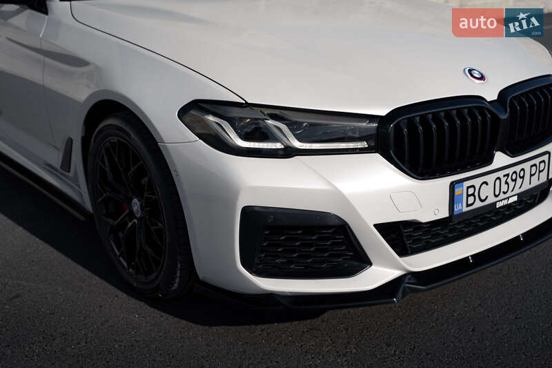 Седан BMW 5 Series 2021 в Львове