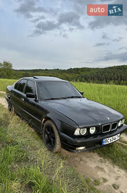 Седан BMW 5 Series 1989 в Новояворівську
