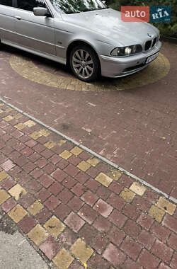 Седан BMW 5 Series 2001 в 
