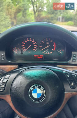 Седан BMW 5 Series 2001 в 