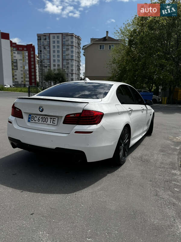 Седан BMW 5 Series 2015 в Львові