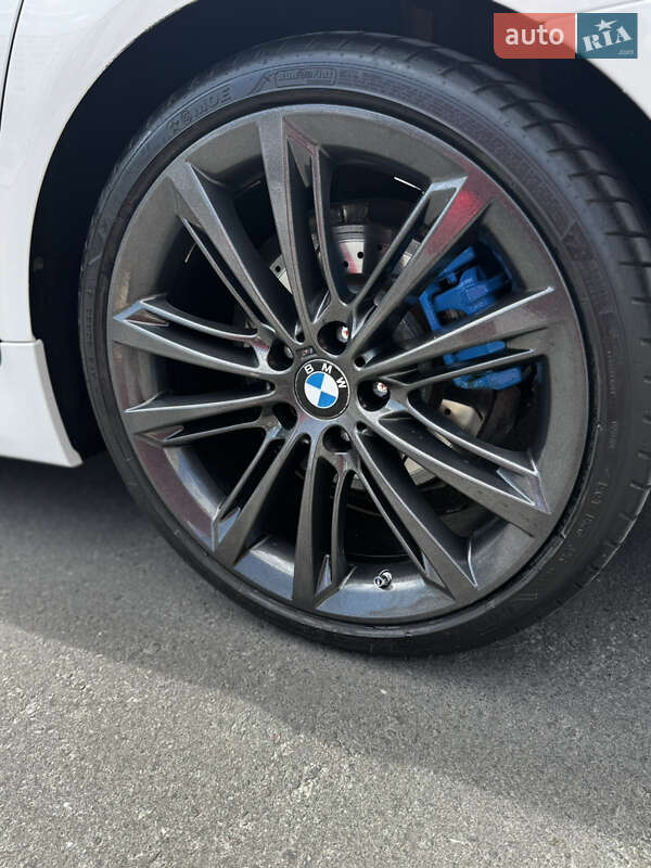 Седан BMW 5 Series 2015 в Львові