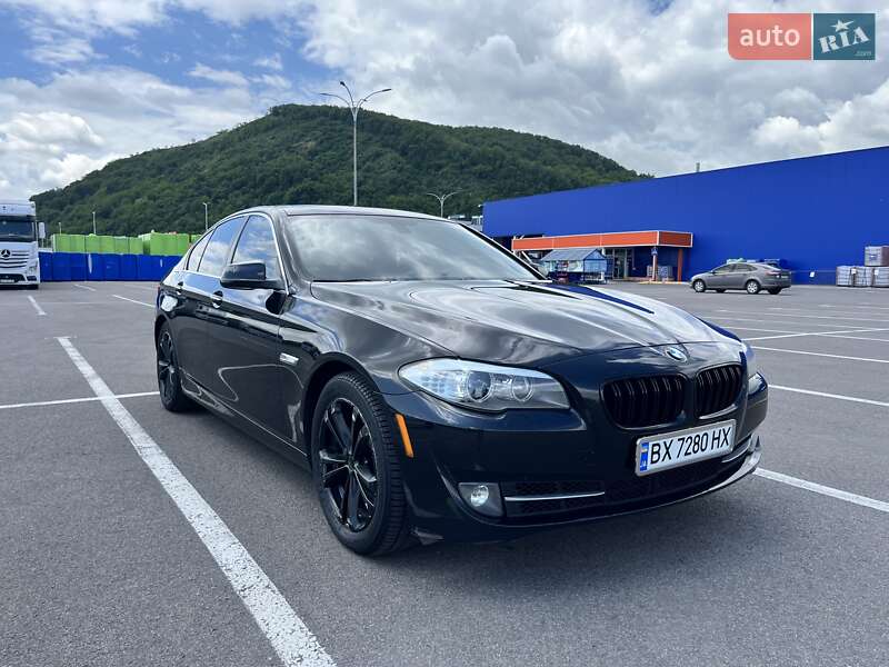 Седан BMW 5 Series 2013 в Мукачево