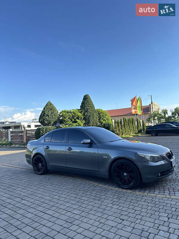 Седан BMW 5 Series 2004 в Іршаві
