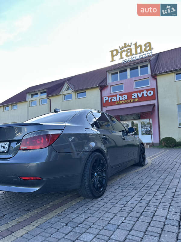 Седан BMW 5 Series 2004 в Іршаві