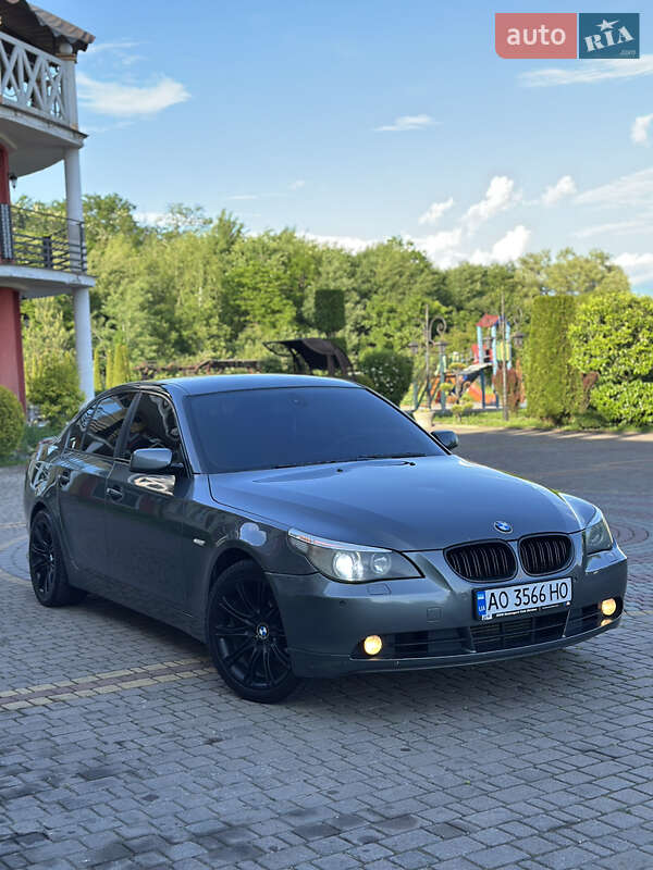 Седан BMW 5 Series 2004 в Іршаві