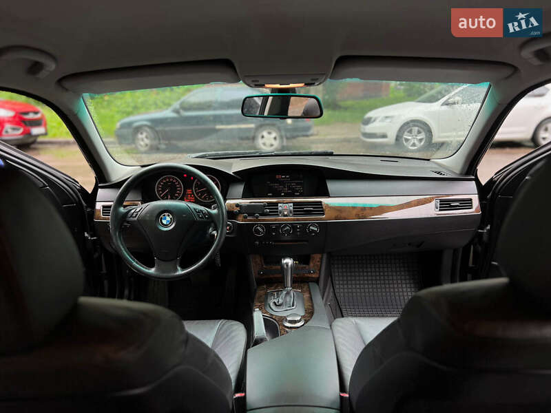 Седан BMW 5 Series 2005 в Львові