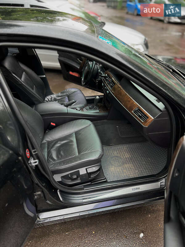 Седан BMW 5 Series 2005 в Львові