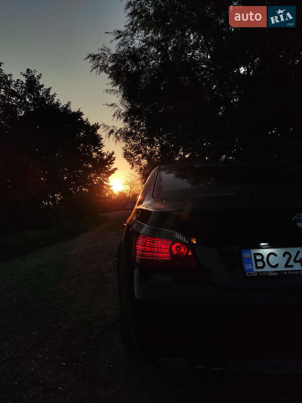 Седан BMW 5 Series 2005 в Львові