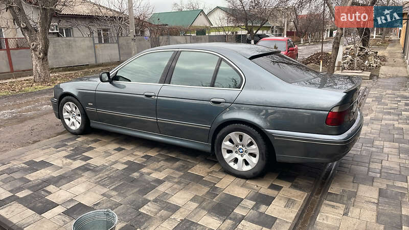 Седан BMW 5 Series 2002 в Измаиле