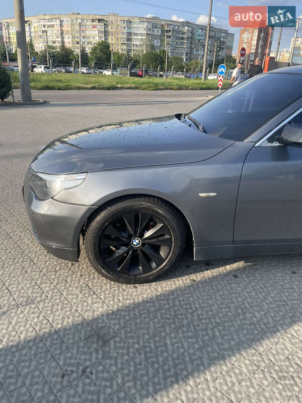 Седан BMW 5 Series 2004 в Полтаві