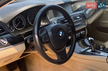 Седан BMW 5 Series 2010 в 