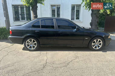 Седан BMW 5 Series 2000 в 