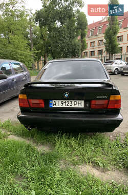 Седан BMW 5 Series 1992 в 
