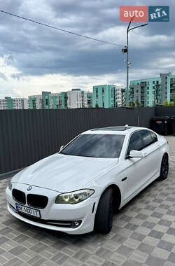 Седан BMW 5 Series 2012 в 