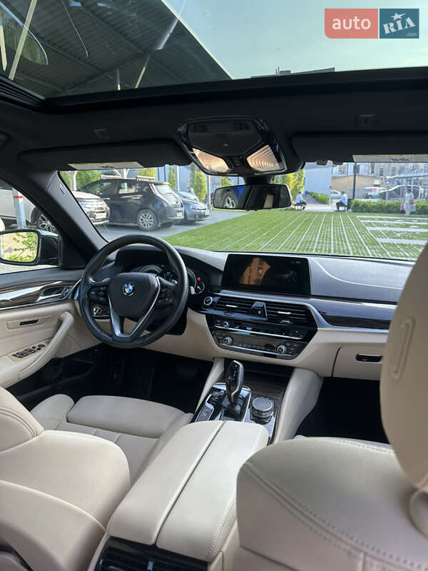 Седан BMW 5 Series 2018 в Львове