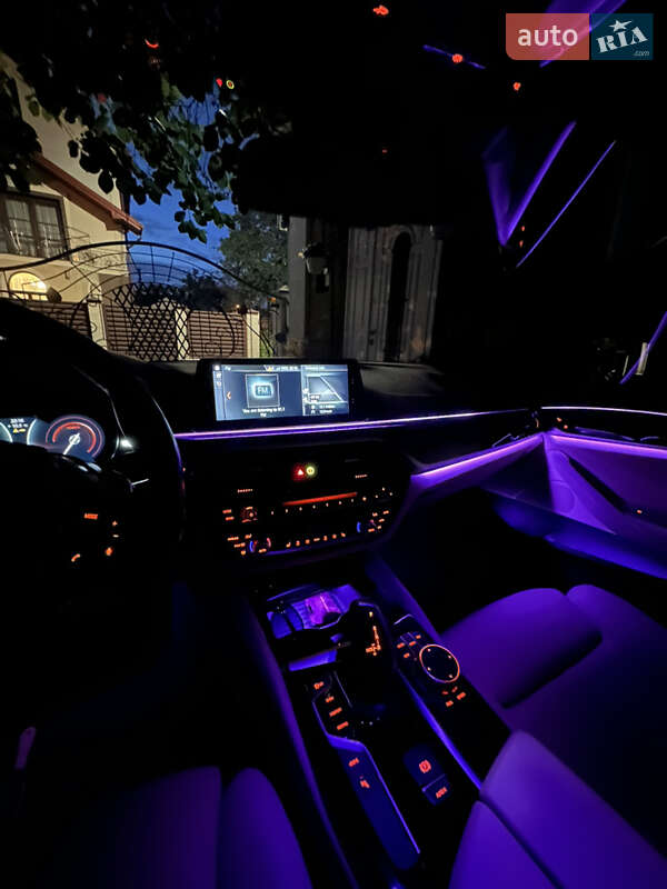 Седан BMW 5 Series 2018 в Львове