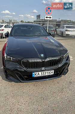 Седан BMW 5 Series 2024 в Киеве