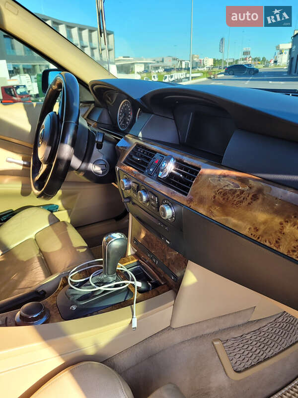 Седан BMW 5 Series 2006 в Львове