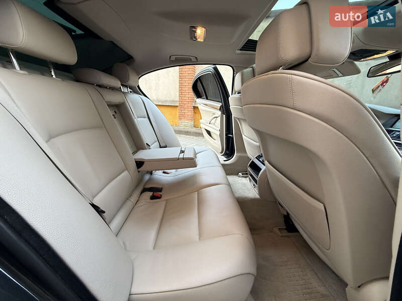 Седан BMW 5 Series 2011 в Коломые